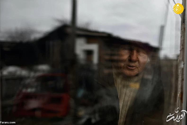 (تصاویر) داستان پیرزن اوکراینی و مرغهایش